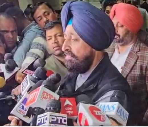 कांग्रेस विधायक प्रताप सिंह बाजवा का दावा, राज्यसभा जाने की तैयारी में अरविंद केजरीवाल